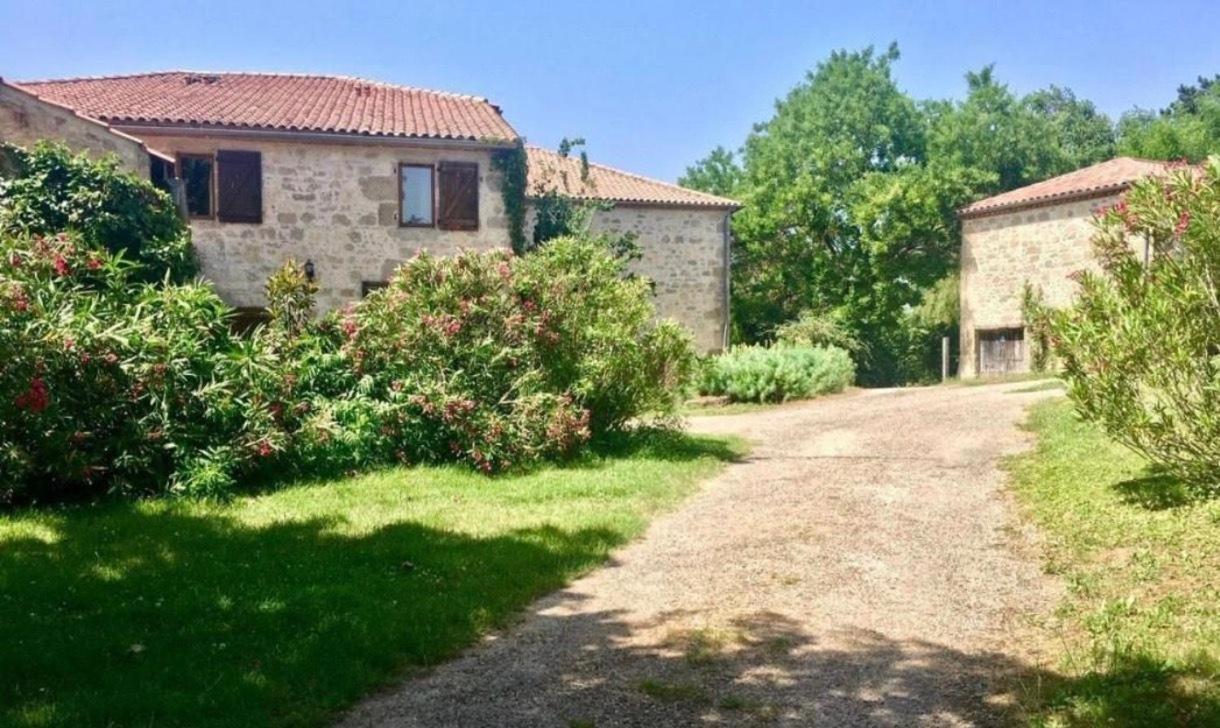 Chez Sophie - Gite Et Gite Equestre Clermont-Dessous Exterior foto
