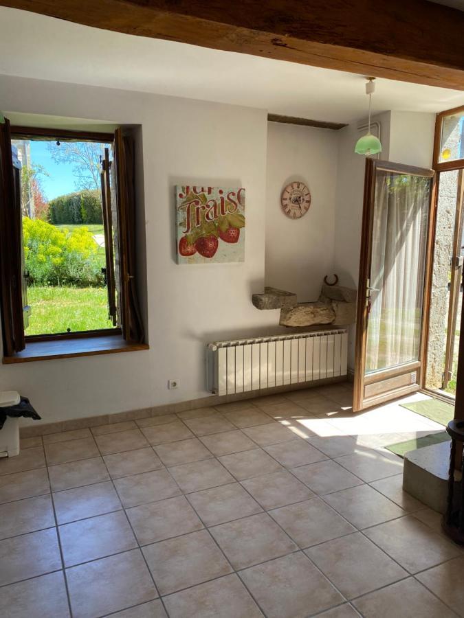 Chez Sophie - Gite Et Gite Equestre Clermont-Dessous Exterior foto